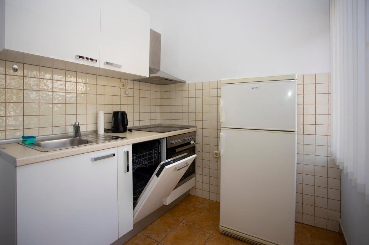 Apartmani Miki Podgora Exterior foto