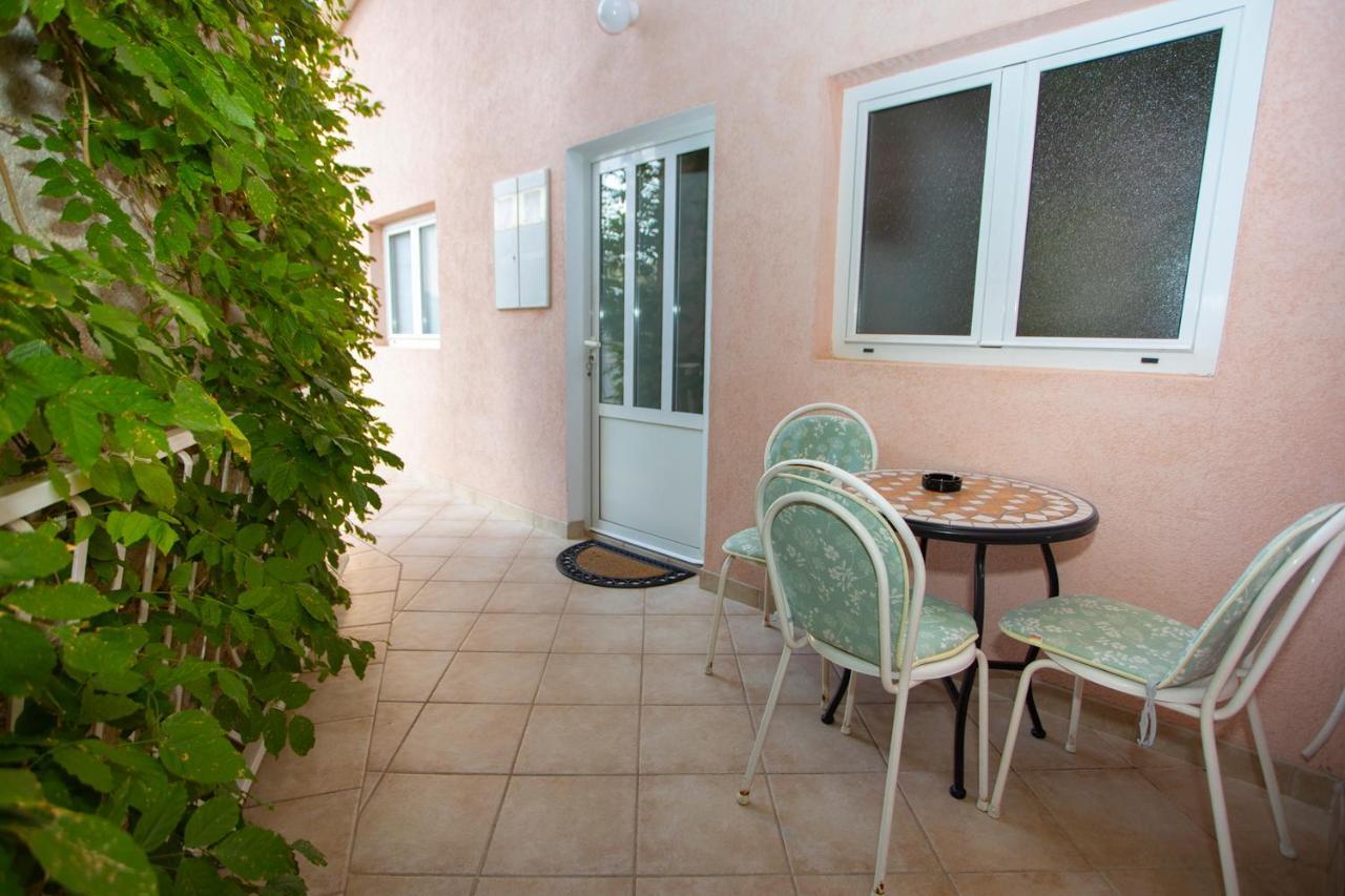 Apartmani Miki Podgora Exterior foto