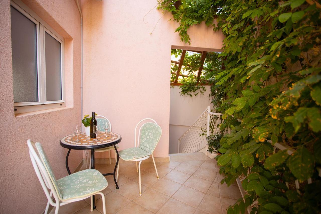 Apartmani Miki Podgora Exterior foto