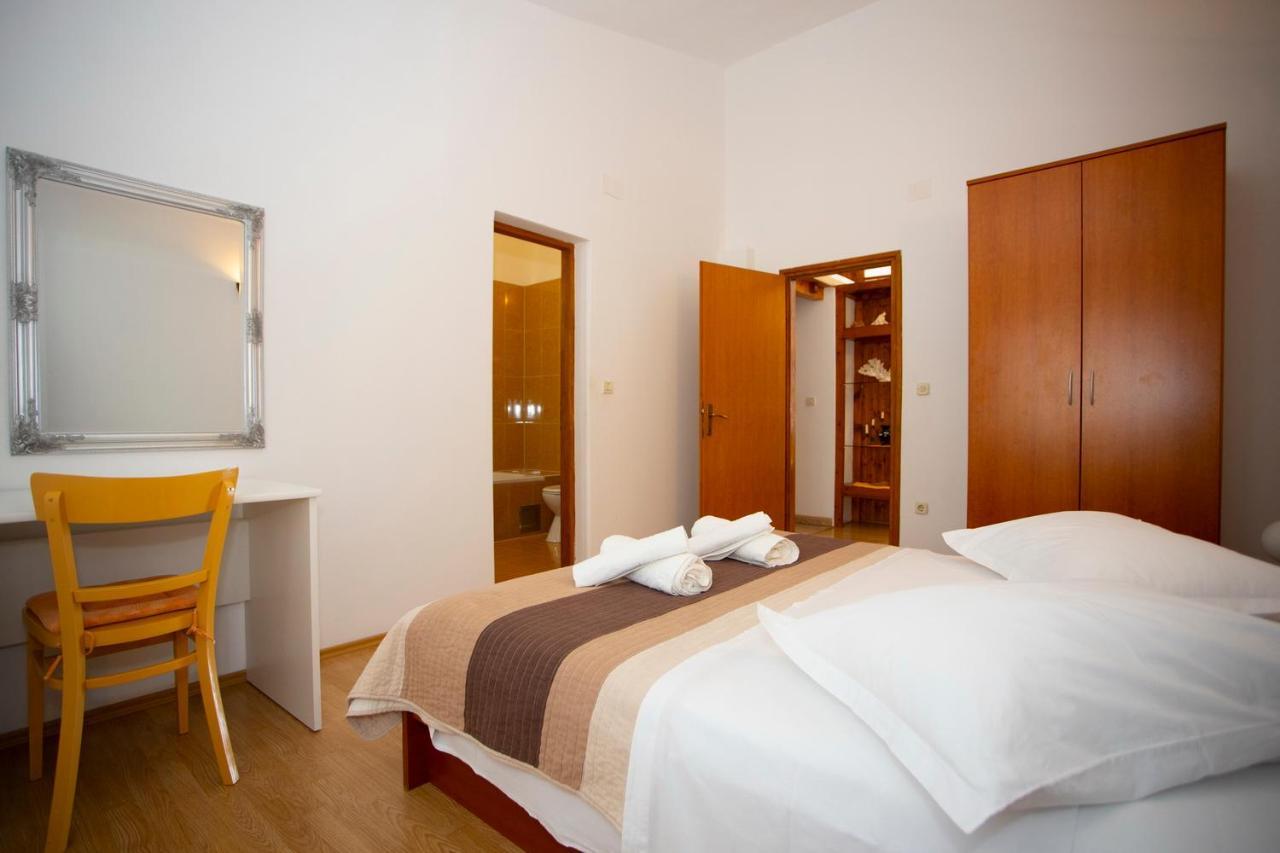 Apartmani Miki Podgora Exterior foto